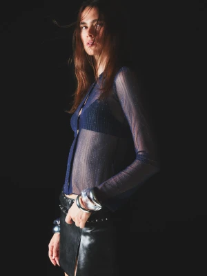 Bershka Koszulka Z Długim Rękawem Z Tiulu Z Błyszczącymi Elementami Kobieta Granatowy