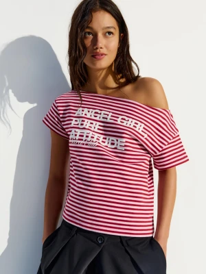 Bershka Koszulka Z Krótkim Rękawem I Asymetrycznym Nadrukiem Kobieta Różowy