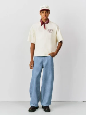 Bershka Koszulka Z Krótkim Rękawem I Haftem Mężczyzna Biały Złamany