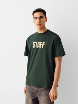 Bershka Koszulka Z Krótkim Rękawem I Nadrukiem College O Pudełkowym Kroju Mężczyzna Zielony