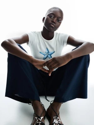 Bershka Koszulka Z Krótkim Rękawem I Nadrukiem Kobieta Biały