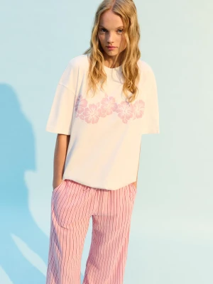 Bershka Koszulka Z Krótkim Rękawem I Nadrukiem Kobieta Biały Złamany