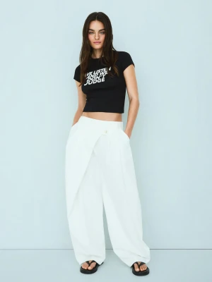 Bershka Koszulka Z Krótkim Rękawem I Nadrukiem Kobieta Czarny