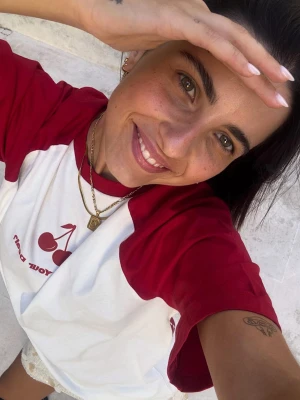 Bershka Koszulka Z Krótkim Rękawem I Nadrukiem Kobieta Czerwony