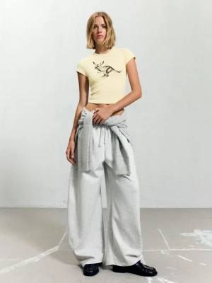 Bershka Koszulka Z Krótkim Rękawem I Nadrukiem Kobieta Żółty