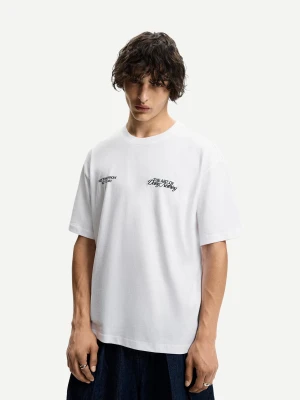 Bershka Koszulka Z Krótkim Rękawem I Nadrukiem Mężczyzna Biały