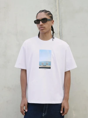 Bershka Koszulka Z Krótkim Rękawem I Nadrukiem Mężczyzna Biały