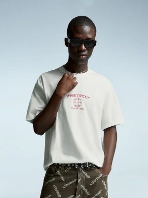 Bershka Koszulka Z Krótkim Rękawem I Nadrukiem Mężczyzna Biały Złamany
