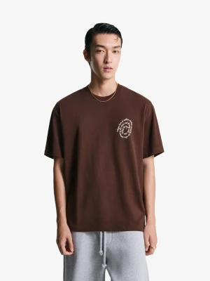 Bershka Koszulka Z Krótkim Rękawem I Nadrukiem Mężczyzna Brązowy