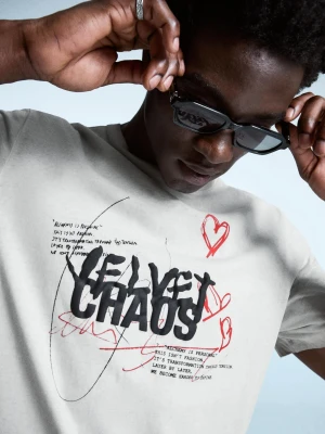 Bershka Koszulka Z Krótkim Rękawem I Nadrukiem Mężczyzna Ciemnoszary