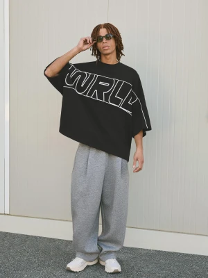 Bershka Koszulka Z Krótkim Rękawem I Nadrukiem Mężczyzna Czarny