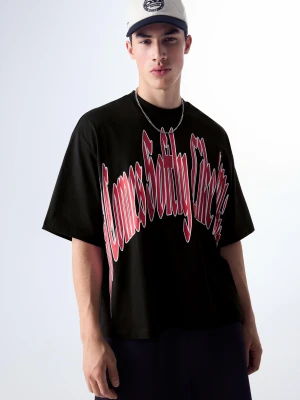 Bershka Koszulka Z Krótkim Rękawem I Nadrukiem Mężczyzna Czarny