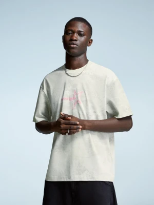 Bershka Koszulka Z Krótkim Rękawem I Nadrukiem Mężczyzna Wielbłądzi