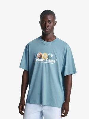 Bershka Koszulka Z Krótkim Rękawem I Nadrukiem Mężczyzna Wyblakły Niebieski