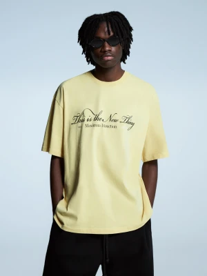 Bershka Koszulka Z Krótkim Rękawem I Nadrukiem Mężczyzna Żółty