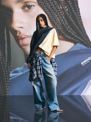 Bershka Koszulka Z Krótkim Rękawem I Nadrukiem Out Of Core Kobieta Żółty