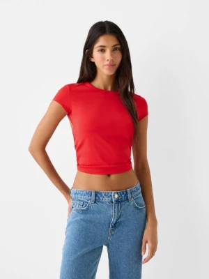 Bershka Koszulka Z Krótkim Rękawem I Odkrytymi Plecami Kobieta Czerwony
