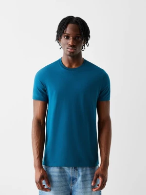 Bershka Koszulka Z Krótkim Rękawem O Kroju Regular Fit Mężczyzna Niebieski