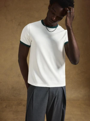 Bershka Koszulka Z Krótkim Rękawem Rib Mężczyzna Biały Złamany