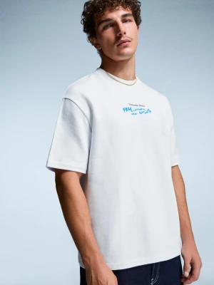 Bershka Koszulka Z Krótkim Rękawem Z Dzianiny Dresowej I Nadrukiem Mężczyzna Biały