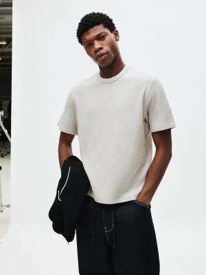 Bershka Koszulka Z Krótkim Rękawem Z Fakturą Mężczyzna Popielaty