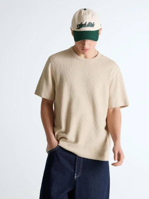 Bershka Koszulka Z Krótkim Rękawem Z Fakturą Mężczyzna Wielbłądzi