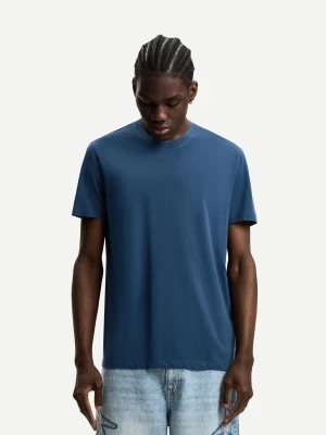 Bershka Koszulka Z Krótkim Rękawem Z Kolekcji Basic Mężczyzna Niebieski