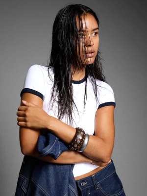 Bershka Koszulka Z Krótkim Rękawem Z Kontrastem Kobieta Biały Złamany