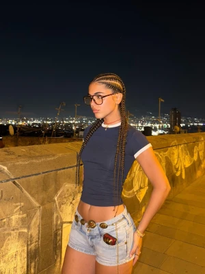 Bershka Koszulka Z Krótkim Rękawem Z Kontrastem Kobieta Granatowy