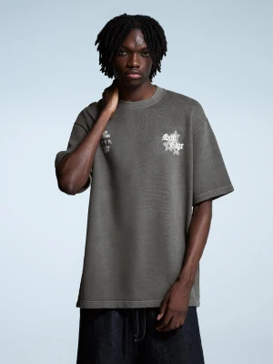 Bershka Koszulka Z Krótkim Rękawem Z Nadrukiem Mężczyzna Szary
