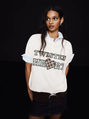 Zdjęcie produktu Bershka Koszulka Z Krótkim Rękawem Z Naszywką Kobieta Biały Złamany