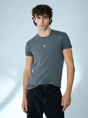 Bershka Koszulka Z Krótkim Rękawem Z Podwijanymi Rękawami Mężczyzna Szary
