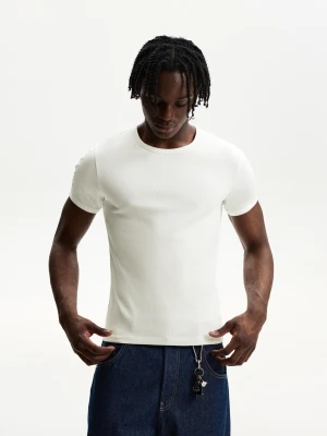 Bershka Koszulka Z Krótkim Rękawem Z Prążkowanego Materiału Mężczyzna Biały Złamany