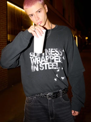 Bershka Koszulka Z Podwójnym Rękawem I Nadrukiem Mężczyzna Szary