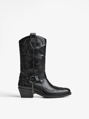 Bershka Kowbojki Ze Zdobieniem Łańcucha Mężczyzna Czarny