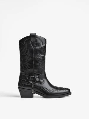 Bershka Kowbojki Ze Zdobieniem Łańcucha Mężczyzna Czarny
