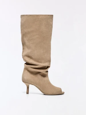 Bershka Kozaki Na Niskim Obcasie Z Rozcięciem Kobieta Beżowy