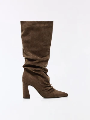 Bershka Kozaki Na Obcasie O Kroju Slouchy Kobieta Piaskowy