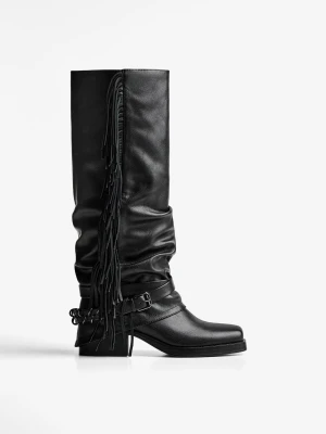 Bershka Kozaki Na Płaskiej Podeszwie Z Frędzlami Kobieta Czarny