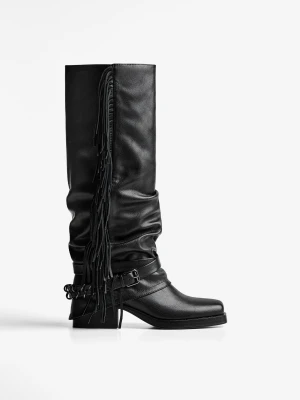 Bershka Kozaki Na Płaskiej Podeszwie Z Frędzlami Kobieta Czarny