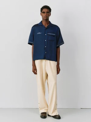 Bershka Krótka Koszula Z Krótkim Rękawem Z Satyny Mężczyzna Granatowy
