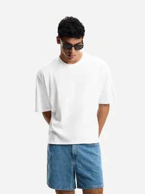 Bershka Krótka Koszulka Z Krótkim Rękawem Mężczyzna Biały