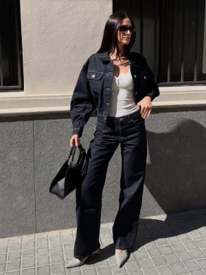 Bershka Krótka Kurtka Jeansowa O Kroju Balloon Kobieta Granatowy