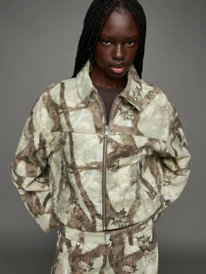 Bershka Krótka Kurtka Jeansowa Z Nadrukiem Kobieta Ciemnoszary