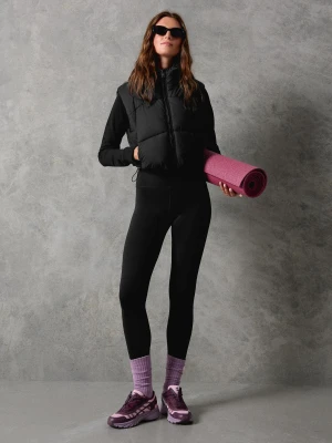 Bershka Krótka Pikowana Kamizelka Kobieta Czarny