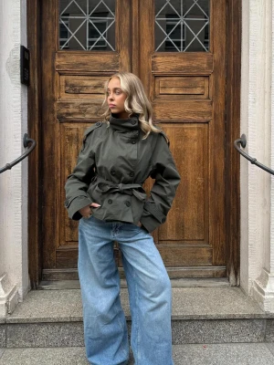 Bershka Krótki Trencz Kobieta Khaki