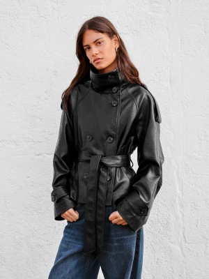 Bershka Krótki Trencz Ze Sztucznej Skóry Kobieta Czarny