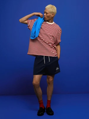 Bershka Krótkie Bermudy Z Naszywką Mężczyzna Granatowy