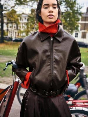 Bershka Kurtka Bomber Ze Sztucznej Skóry Z Paskiem Kobieta Brązowy