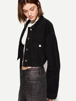 Bershka Kurtka Jeansowa O Krótszym Kroju Kobieta Czarny